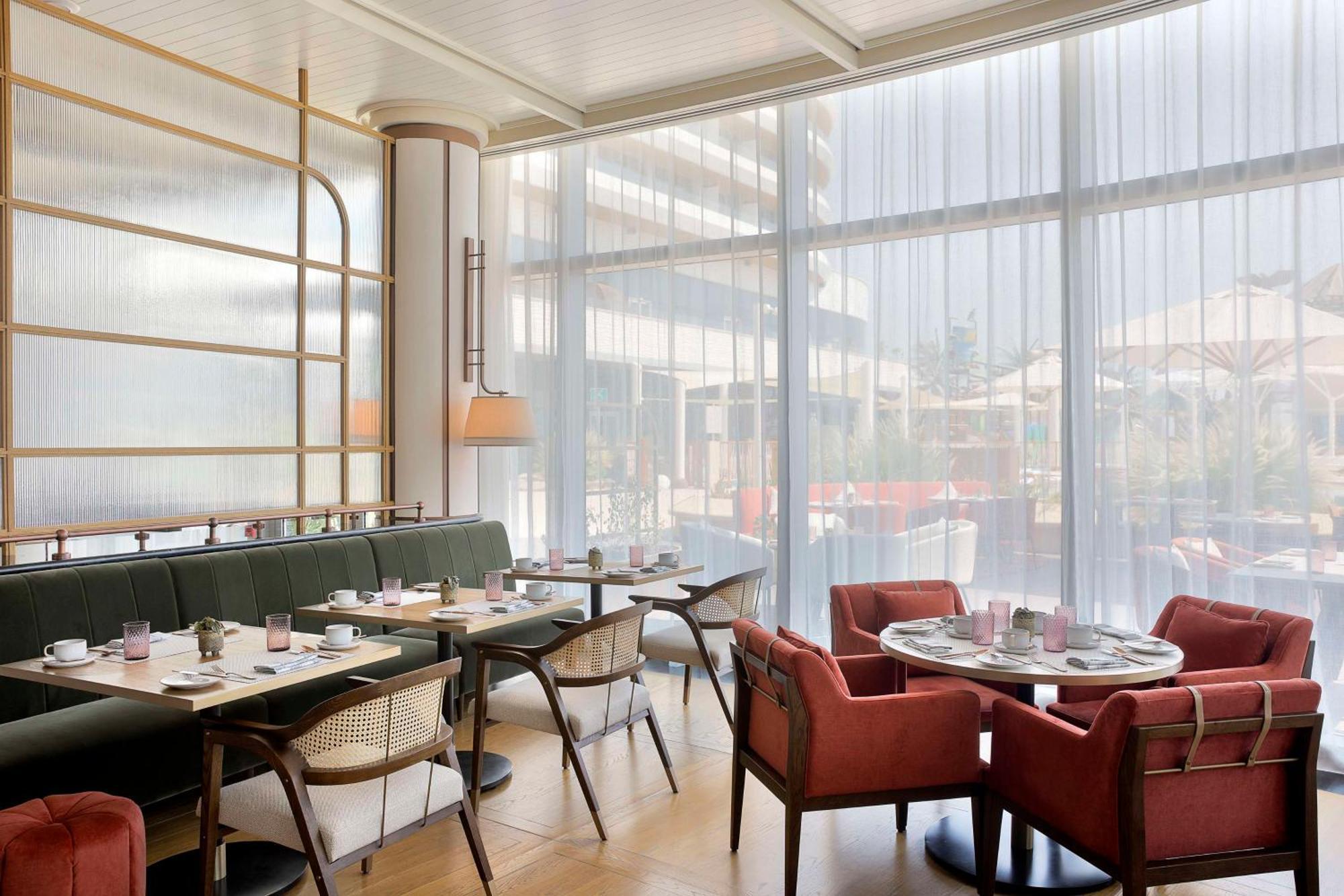 Waldorf Astoria Doha Lusail Ngoại thất bức ảnh The interior of the restaurant