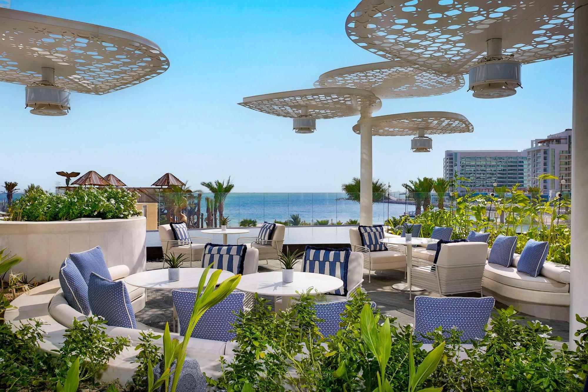 Waldorf Astoria Doha Lusail Ngoại thất bức ảnh The rooftop bar at the Hilton Tel Aviv