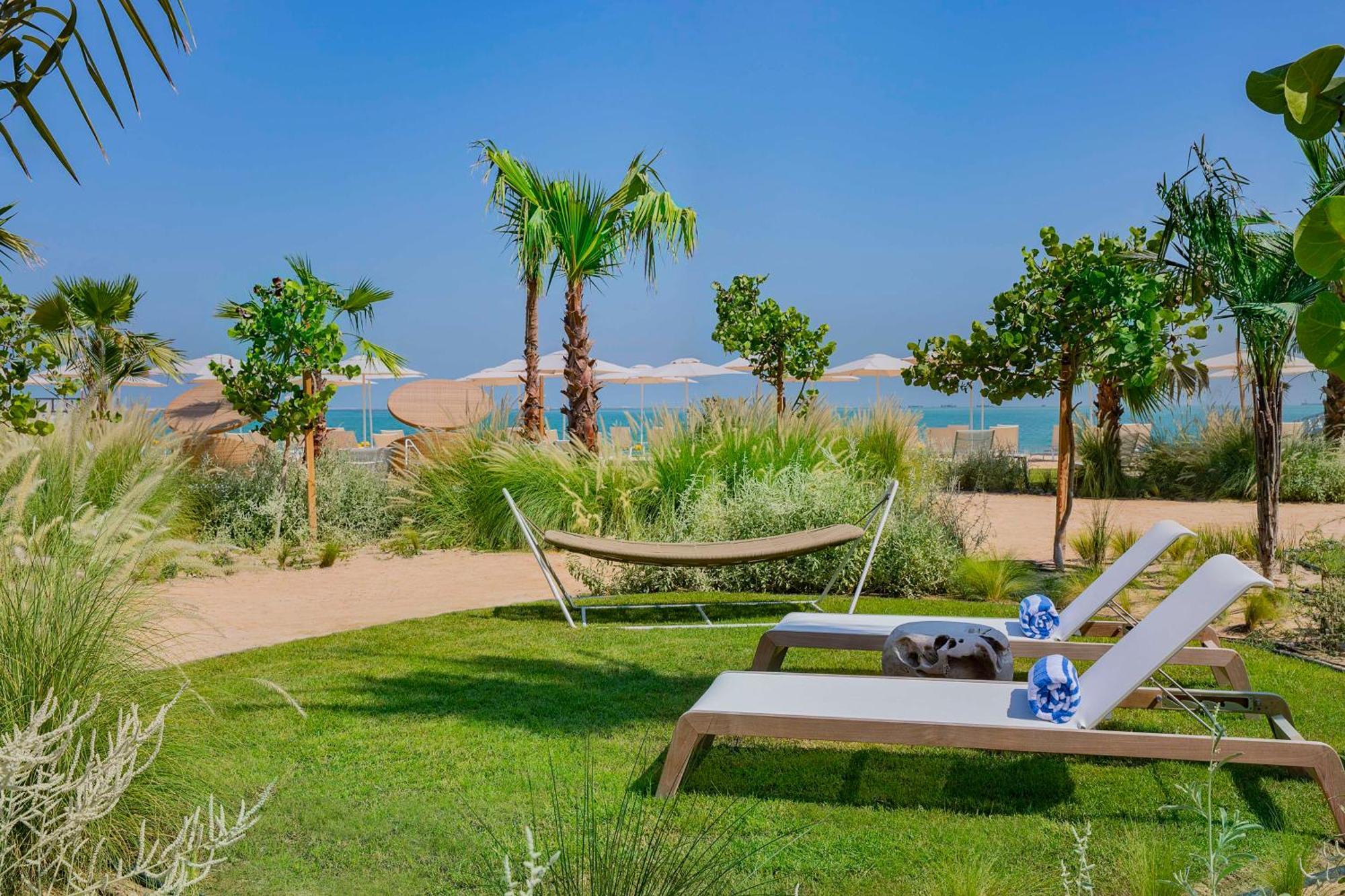 Waldorf Astoria Doha Lusail Ngoại thất bức ảnh The beach at the resort