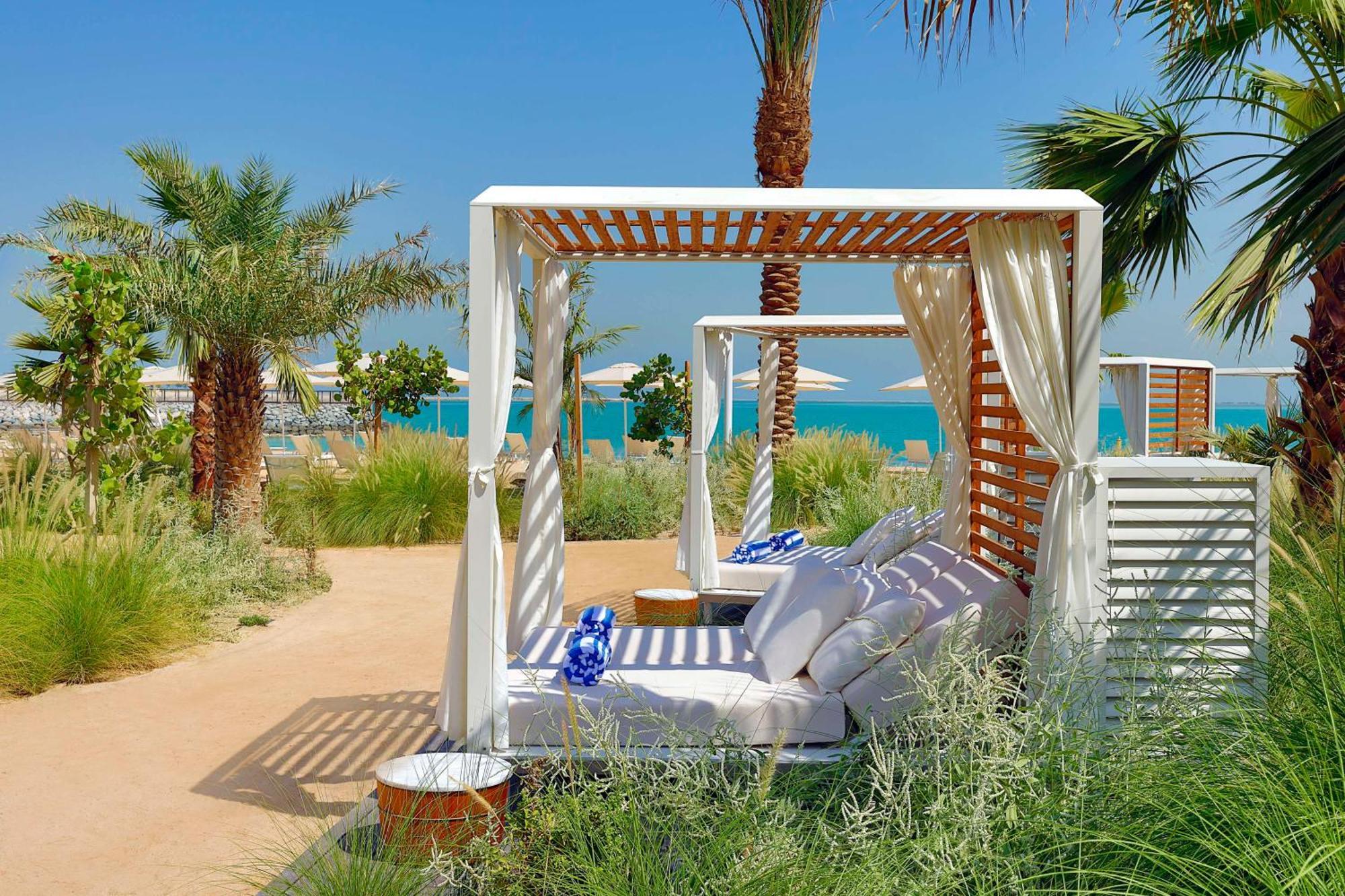 Waldorf Astoria Doha Lusail Ngoại thất bức ảnh Cabana at Jumeirah Beach Hotel