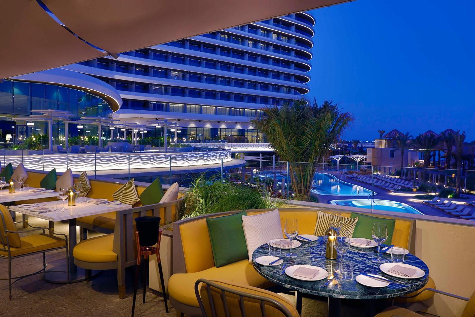 Waldorf Astoria Doha Lusail Ngoại thất bức ảnh The Westin Dubai